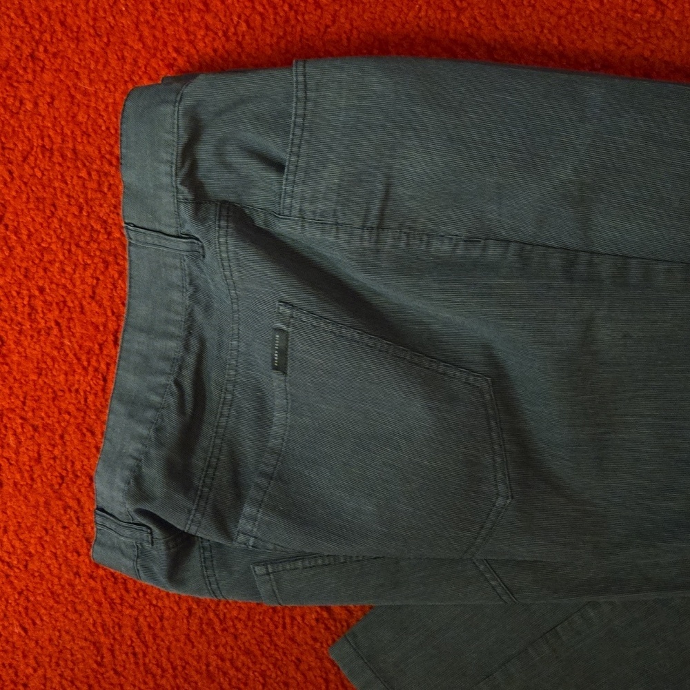 Perry Ellis size 32/30